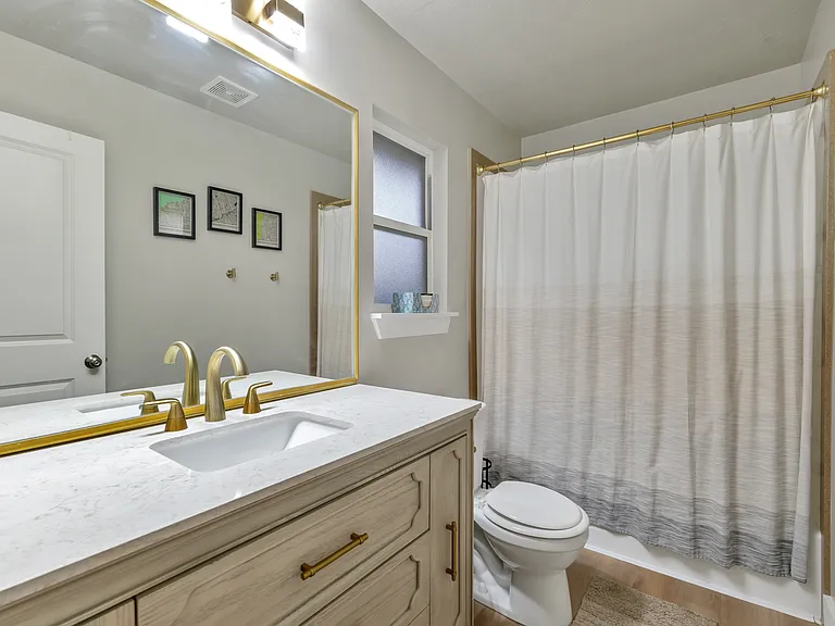 2855 Fowler Ave — Photo 9