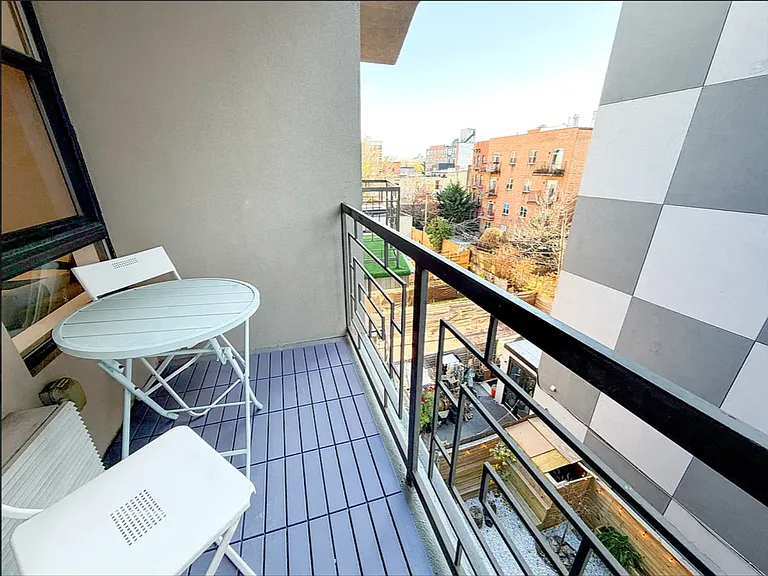452 Lafayette Ave #4R — Photo 7