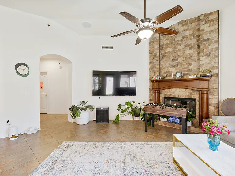 4704 E Weaver Rd — Photo 18