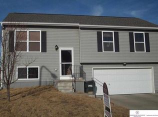 8120 S 161st Ter, Omaha, NE 68136