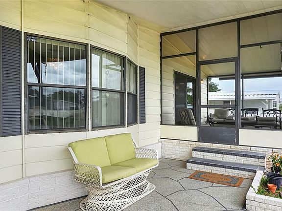 4th image of 6473 Peppertree Path NE