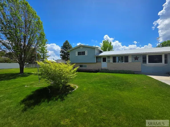 240 W Oak St, Shelley, ID 83274
