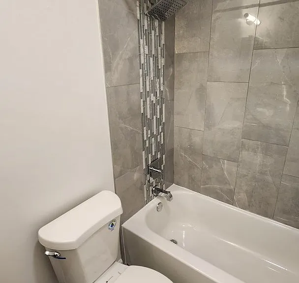 Foster Beach Apartments — Photo 13
