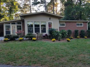 1608 Pineview Dr, Raleigh, NC 27606