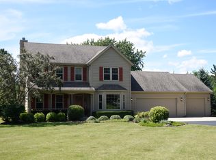 2109 Edgewater Dr, Grafton, WI 53024