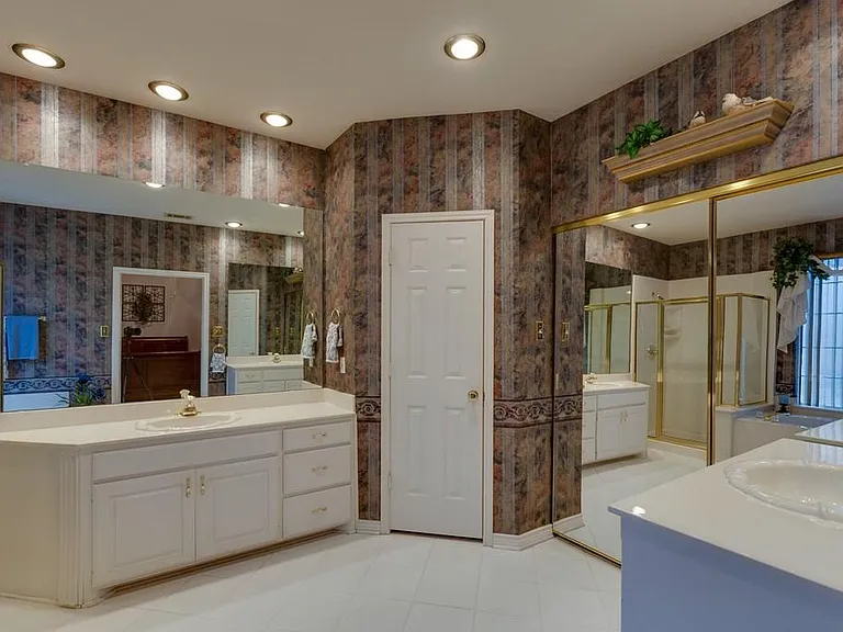 801 Steeps Ct — Photo 25