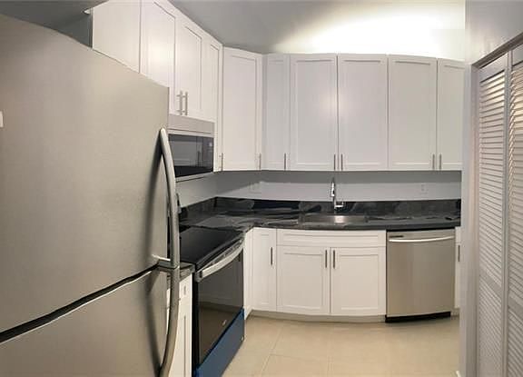 5th image of 8775 Shadowwood Blvd #302