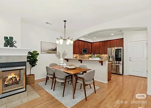 1044 NE Ingram St #1 Photo 1