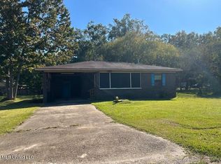3024 Ridgedale Rd, Gautier, MS 39553