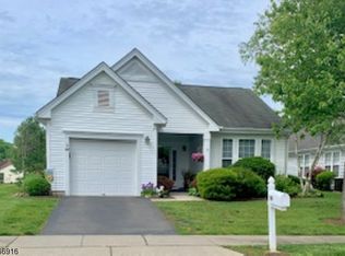 114 Kensington Cir, Belvidere, NJ 07823