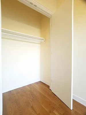 Rented by Evergreen Apartments BK | media 25