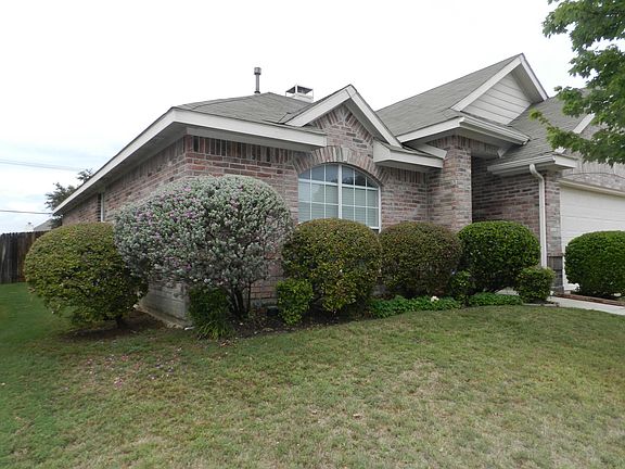 2nd image of 2219 Lilac Cir