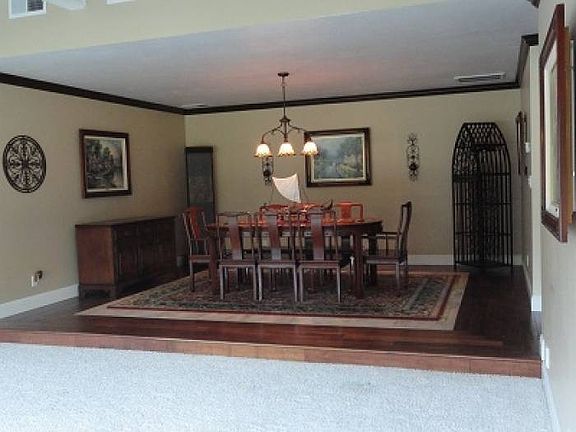 Formal Dining