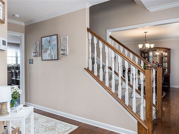 4th image of 1331 Maplewood Cir