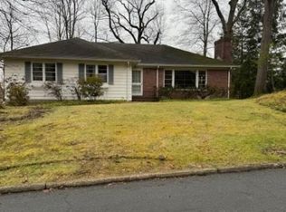 17 Londonderry Way, Summit, NJ 07901