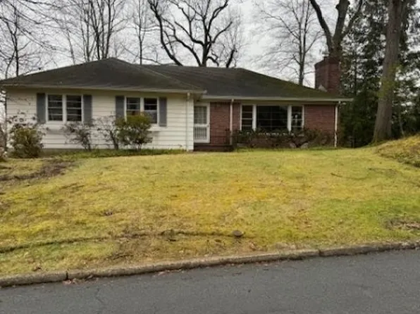 17 Londonderry Way, Summit City, NJ 07901