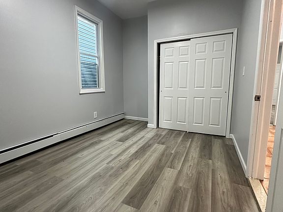 4th image of 161 S 9th St Floor 3