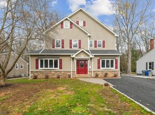67 Beechwood Rd, Florham Park, NJ 07932