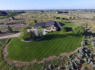 7517 Lonesome Wolf Way, Star, ID 83669