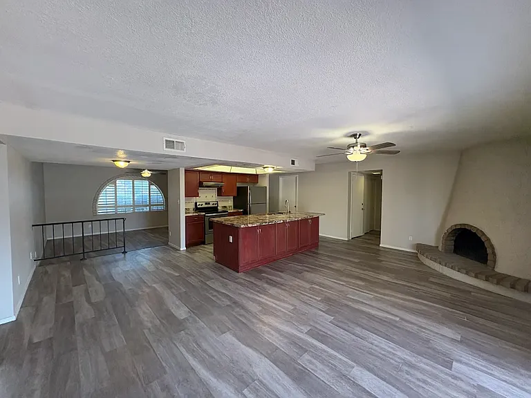 5630 W Vogel Ave — Photo 17