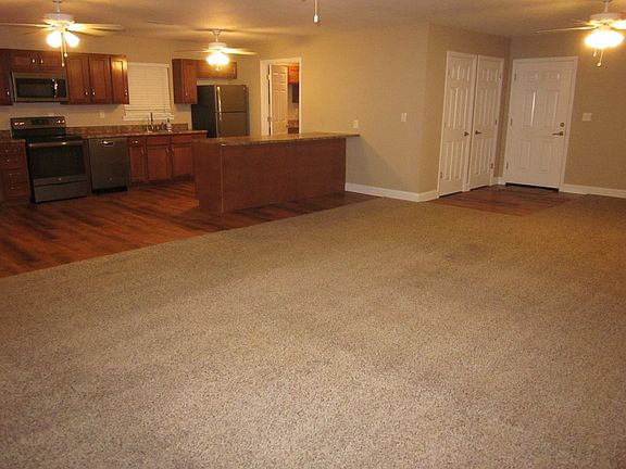 2nd image of 809 W Hamilton St