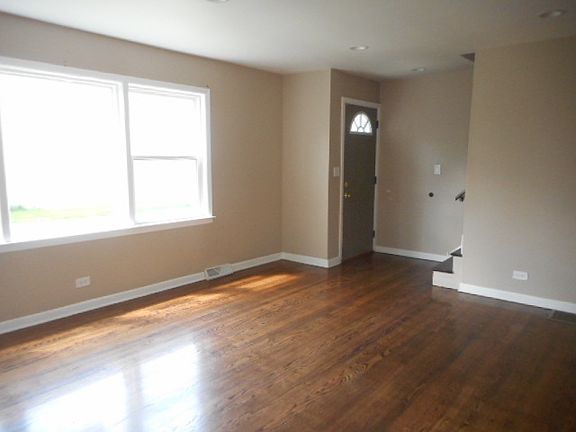 2nd image of 1401 Silver Creek Ln