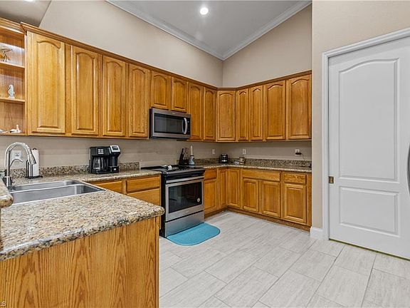 5th image of 1820 NE 26th Ter