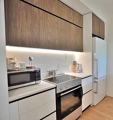 Rented by Artur Gutman, LREB | media 8