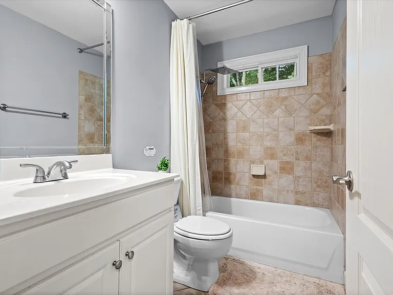 Upstairs Bathroom