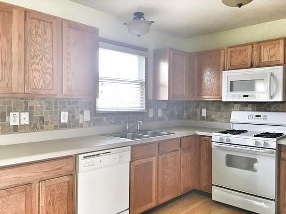 4th image of 3332 Greywood Dr