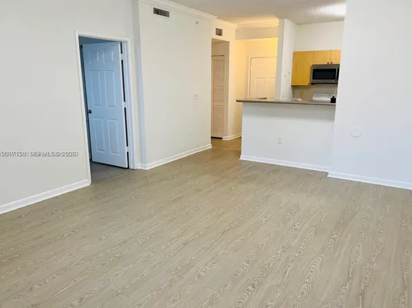 1900 Van Buren St APT 111B, Hollywood, FL 33020