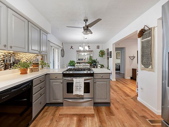 5th image of 5543 Perry Ave
