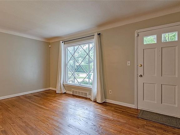 2nd image of 5380 Beechwood Ave