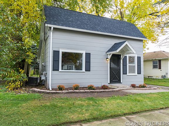 3rd image of 3508 Marine St SW