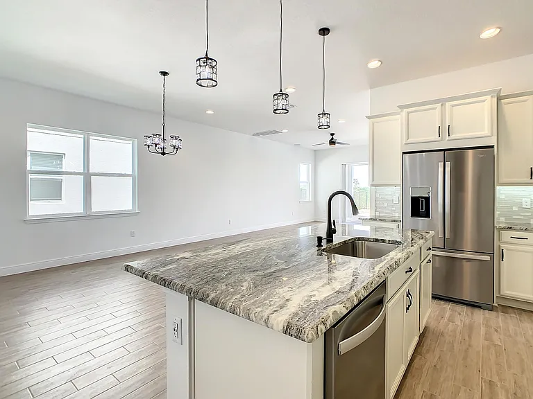 15707 Vetta Dr — Photo 7