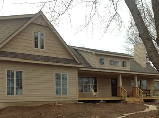 1800 NE 132nd St, Smithville, MO 64089