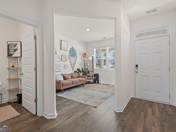 3rd image of 249 Friendship Oak Way
