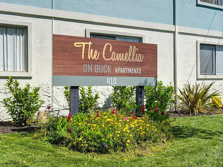 The Camellia on Buck | Exterior