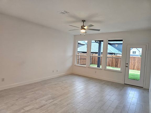 4th image of 629 Verona Dr