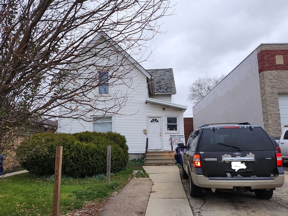1st image of 813 E Lincoln Hwy