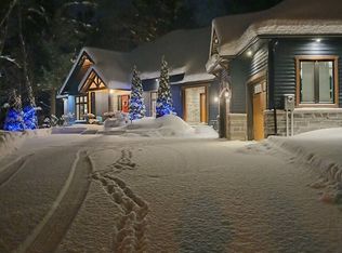 9 Moran St, Springwater, ON L0L2K0