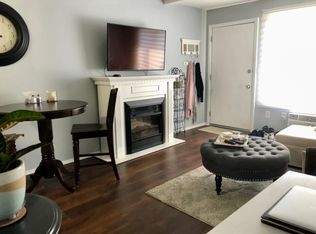 6C Pineview Dr, Branford, CT 06405