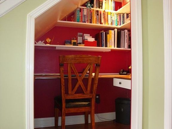 Unique computer nook