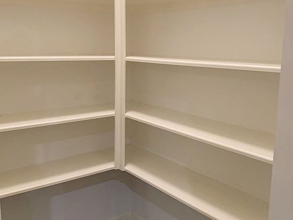 4th image of 1318 Ella Pl