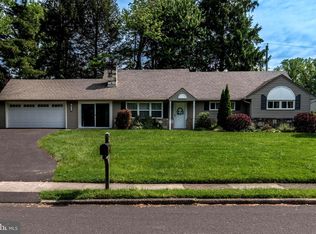 733 Llanfair Rd, Rydal, PA 19046