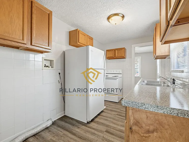 3383 Station St — Photo 5