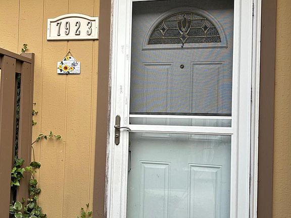 3rd image of 7923 Sausalito Pl Suite D