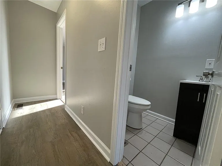 3492 Point View Cir — Photo 45