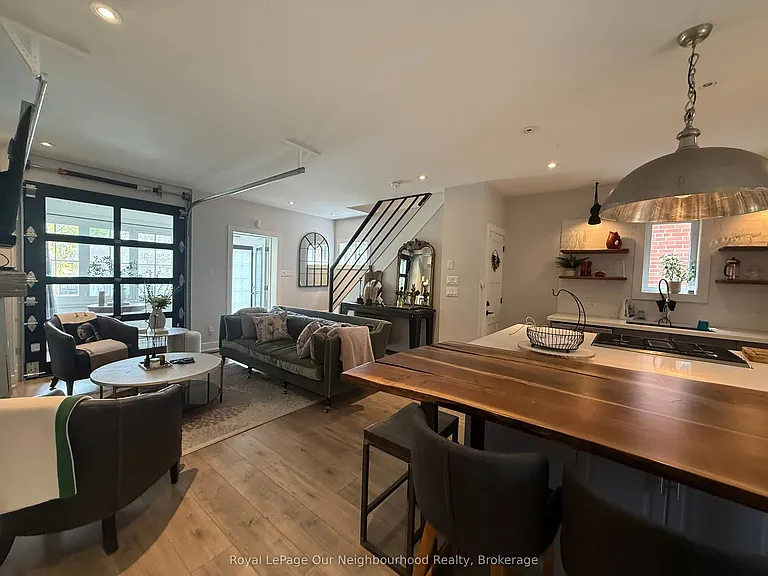 48 Albani St #UPPER — Photo 6