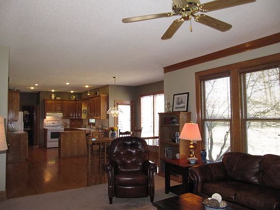 5th image of 336 SE Alexandria Dr